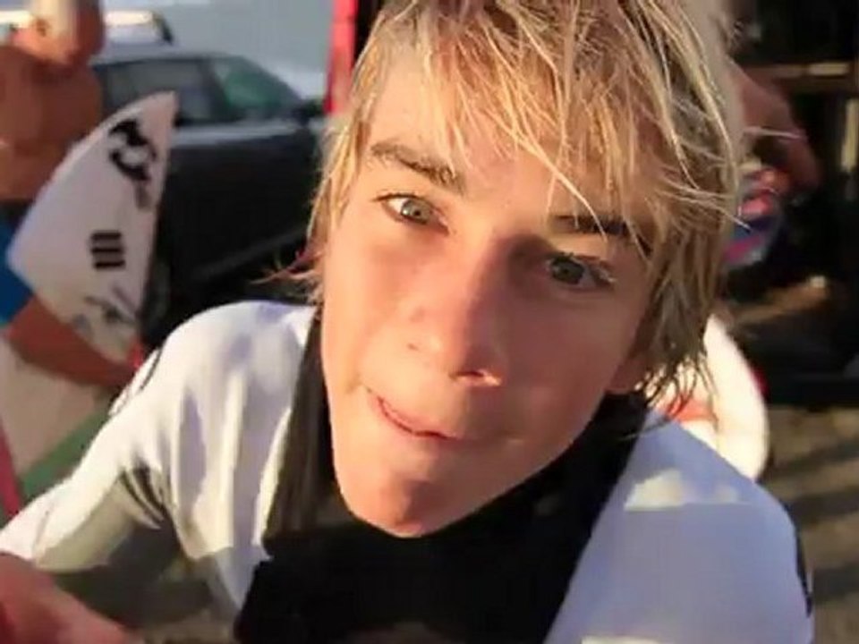 Mikey Wright surfing a pumping Christmas swell