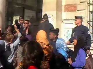 Mairie du 19ème : violences contre une manifestation de mal-logés