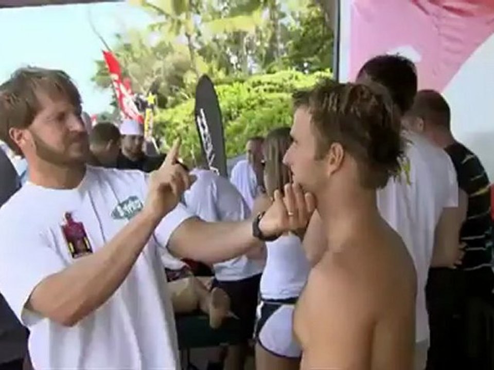 Billabong Pipe Masters 2011 - Worst Wipeouts Day 2