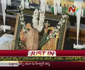 Traditional Gadwala Twin Lungies for Lord Venkateswara swami-a special story