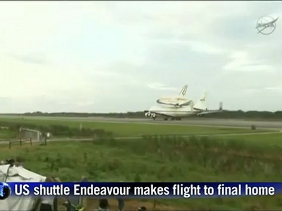US shuttle Endeavour makes flight to final home