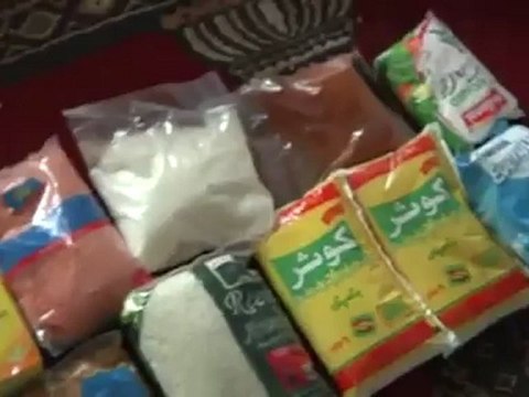 Imran Khan Distributes Relief in DG Khan (2)