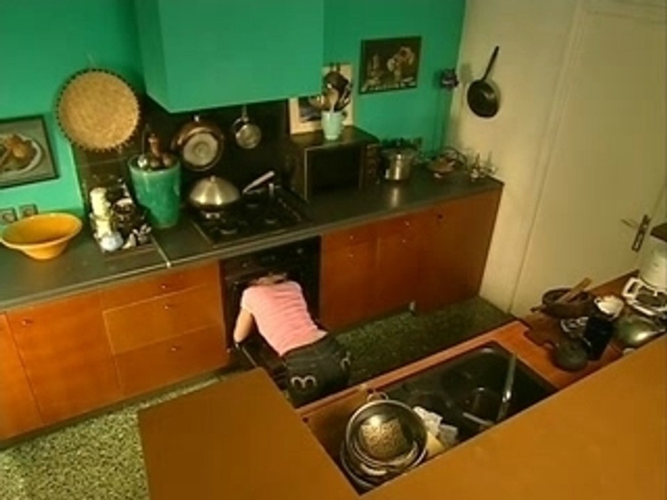 Femme Qui Parle A Son Four