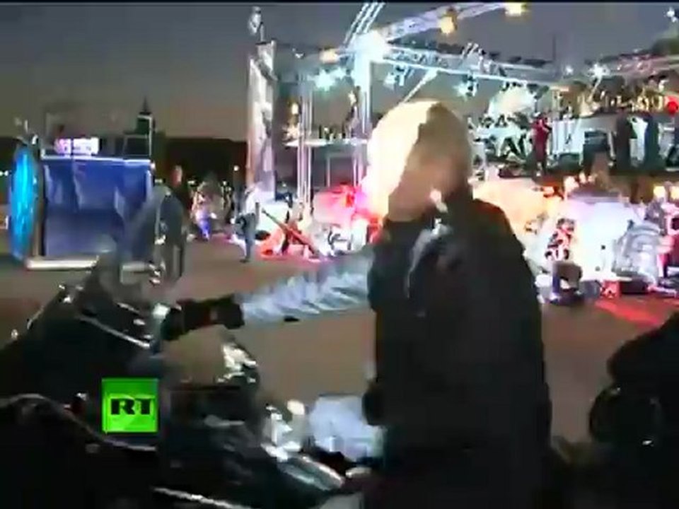 Heavy Metal Putin: PM rides into bike show on Harley trike