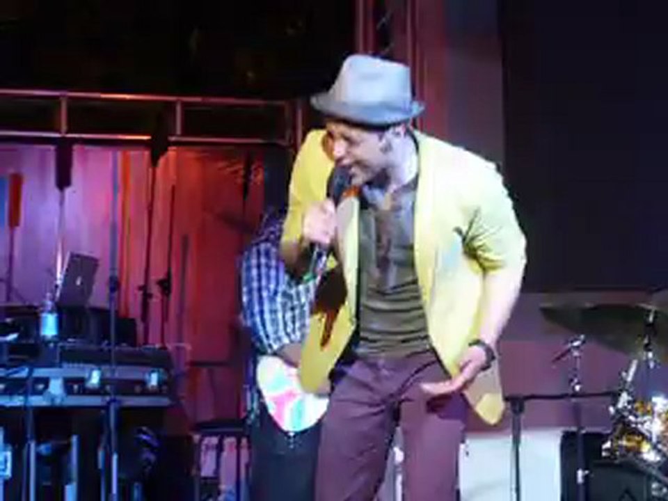 victor muños en el aniversario san ignacio