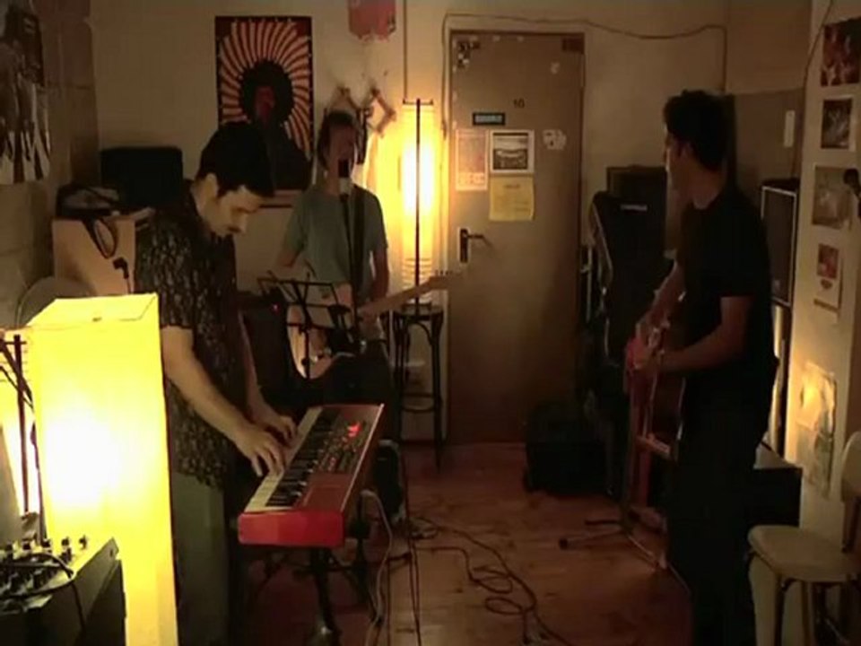 GAS   *eterno debutante*