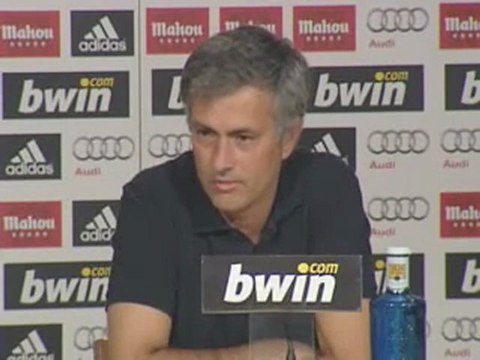 Mourinho: los arbitros no protegen a Ronaldo porque está acostumbrado a sufrir palos