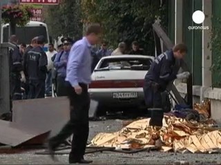 Mosca, ubriaco con l'auto su una fermata del bus: sette...