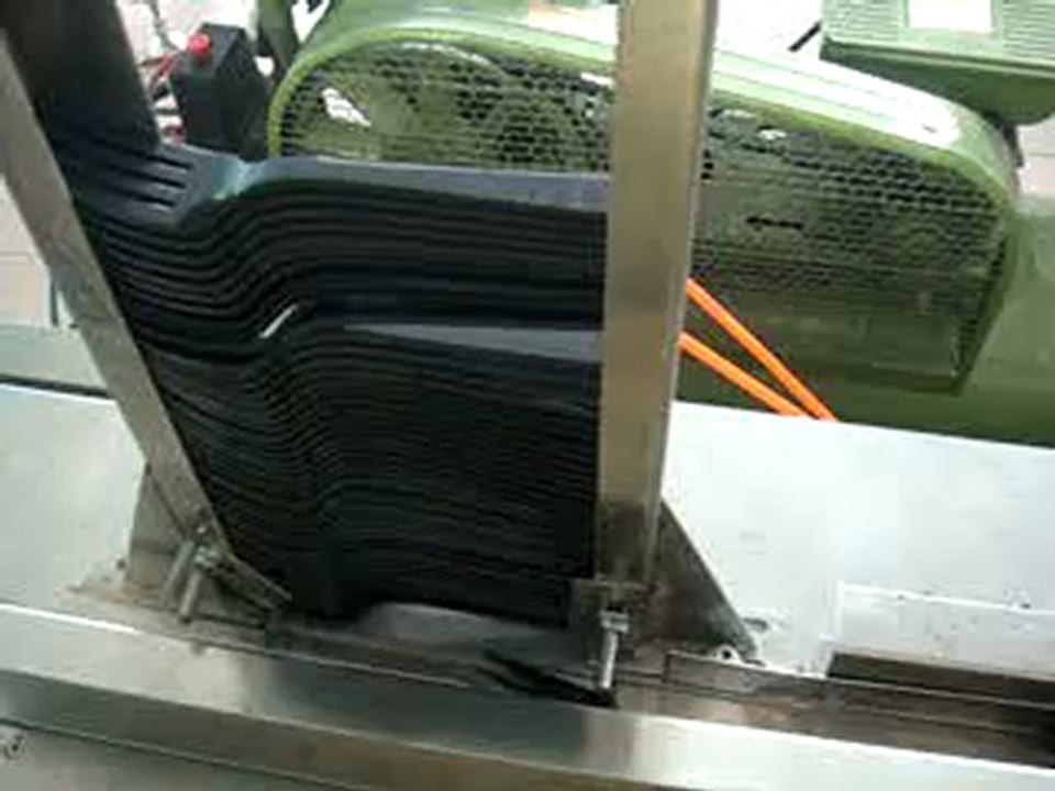 【automatic feeding disposable cutlery packing machine 】