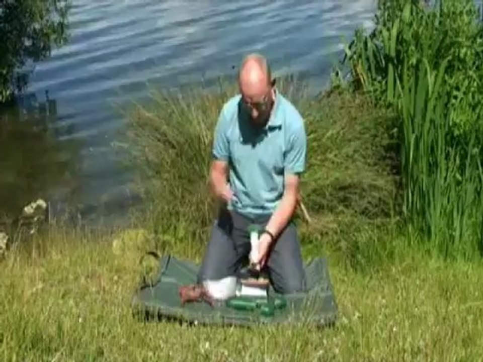 Feeding floaters for far away carp