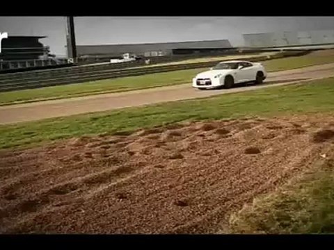 Nissan GT-R vs Porsche 911 Turbo PART TWO