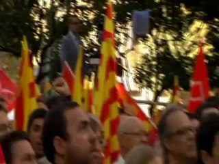 Ofrenda floral al monumento de Rafael Casanova en Barcelona