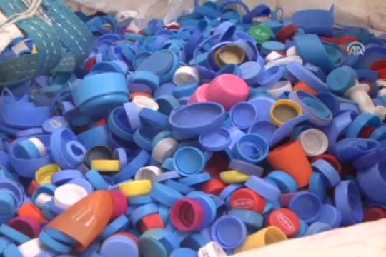 Kapaklar, 1400 tekerlekli sandalye oldu