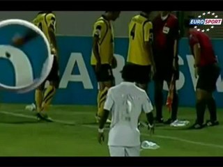 Futbol maçında sahaya el bombası atıldı - İran