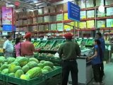 Indian stores fear global behemoths