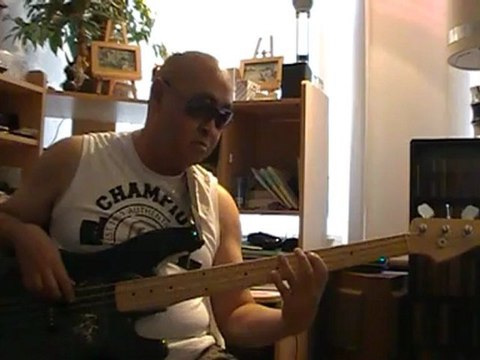 Don't stop till you got enough Jackson basscover Bob Roha