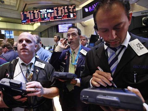 S&P 500 Ends Down Slightly But Off Day's Lows