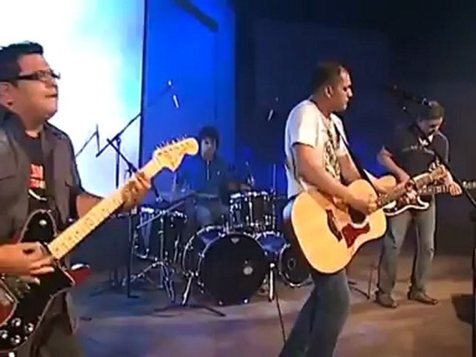 Danny Diaz - Nuestro Dios (Our God - Chris Tomlin) Música Cristiana