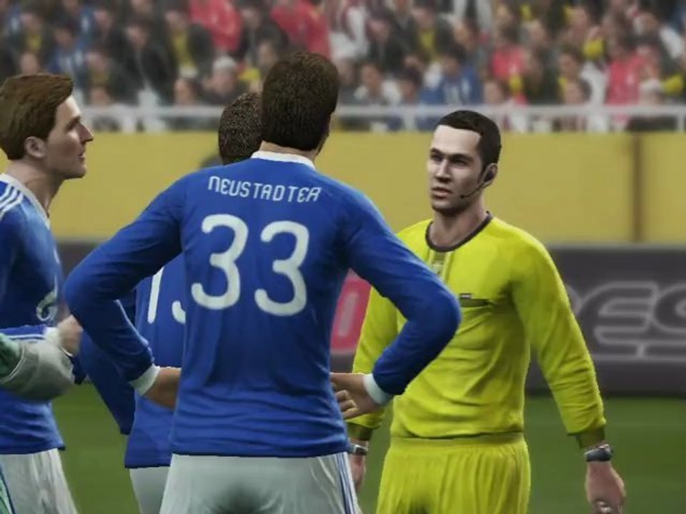 FIFA 13 vs. PES 2013