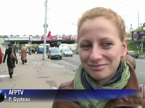 Bélarus: des législatives boycottées par l'opposition