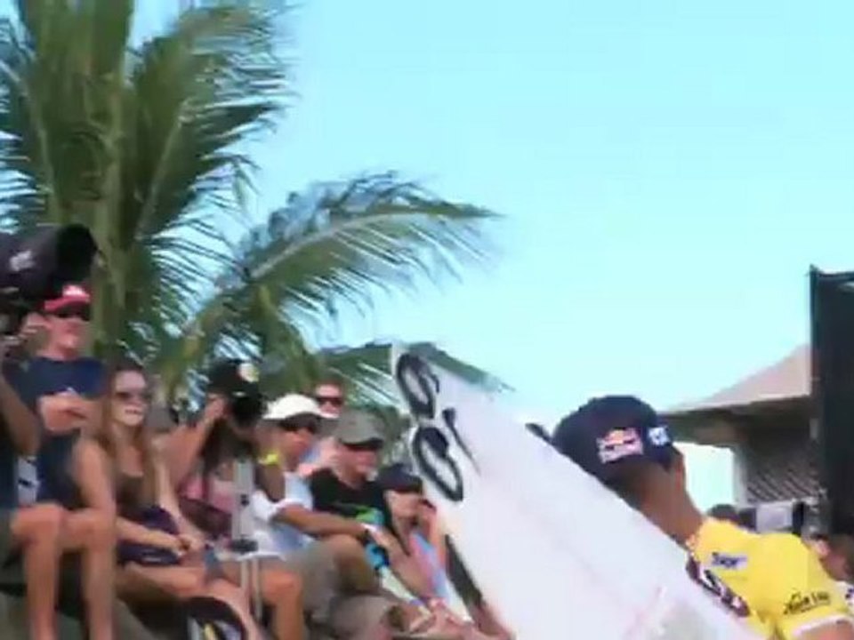 Quik Pro Gold Coast 2011 - Julian Wilson Surf/IV.  Adrian Buchan Surf