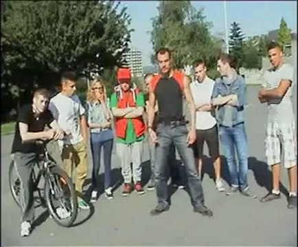 Jean-Claude Rage - On est près de la fin du monde (Clip Rap 2012)