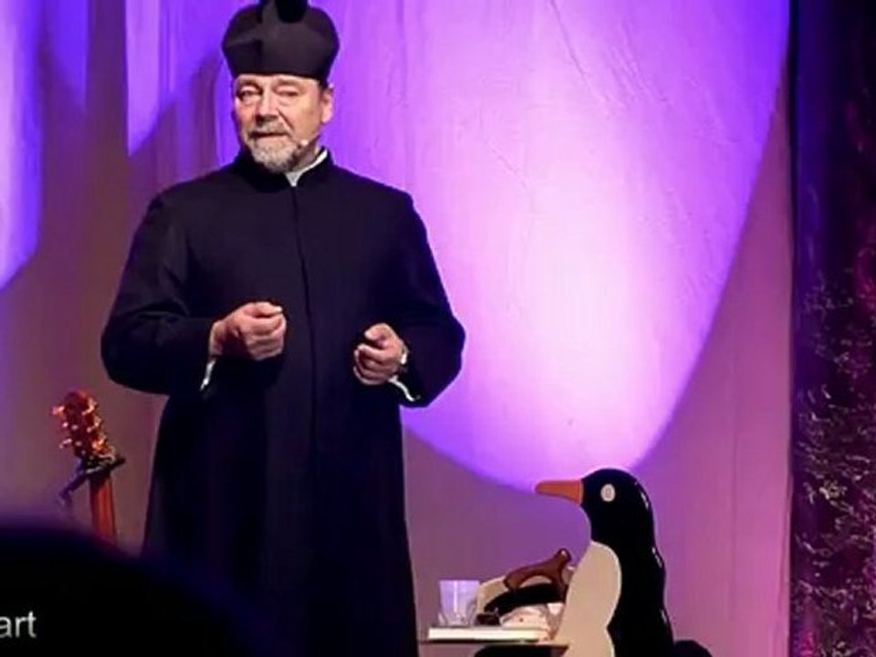 01 Jürgen von der Lippe als Hochwürden (Geistlicher, Pfarrer) - D'dorf, 21.09.2012