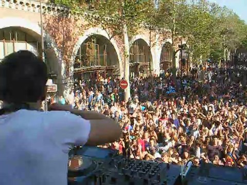 Teo Moss @ Technoparade 2012 (JDK and friends)