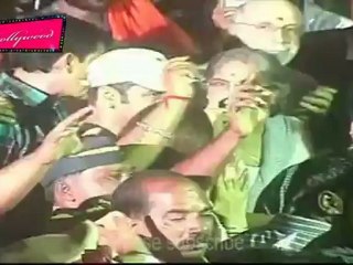 Salman Khan Ganapati Visarjan with Family,Sonakshi, Preity, Ameesha, Juhi Chawla