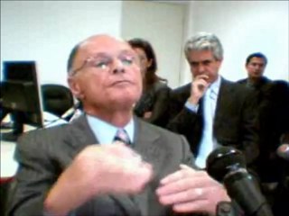 Vídeo mostra Edir Macedo sentado no banco dos réus