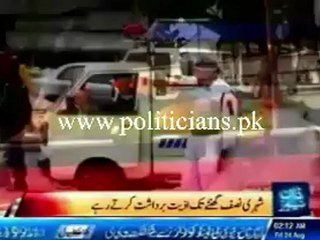VVIP Movement in Karachi and People Waited for 30 Minutes