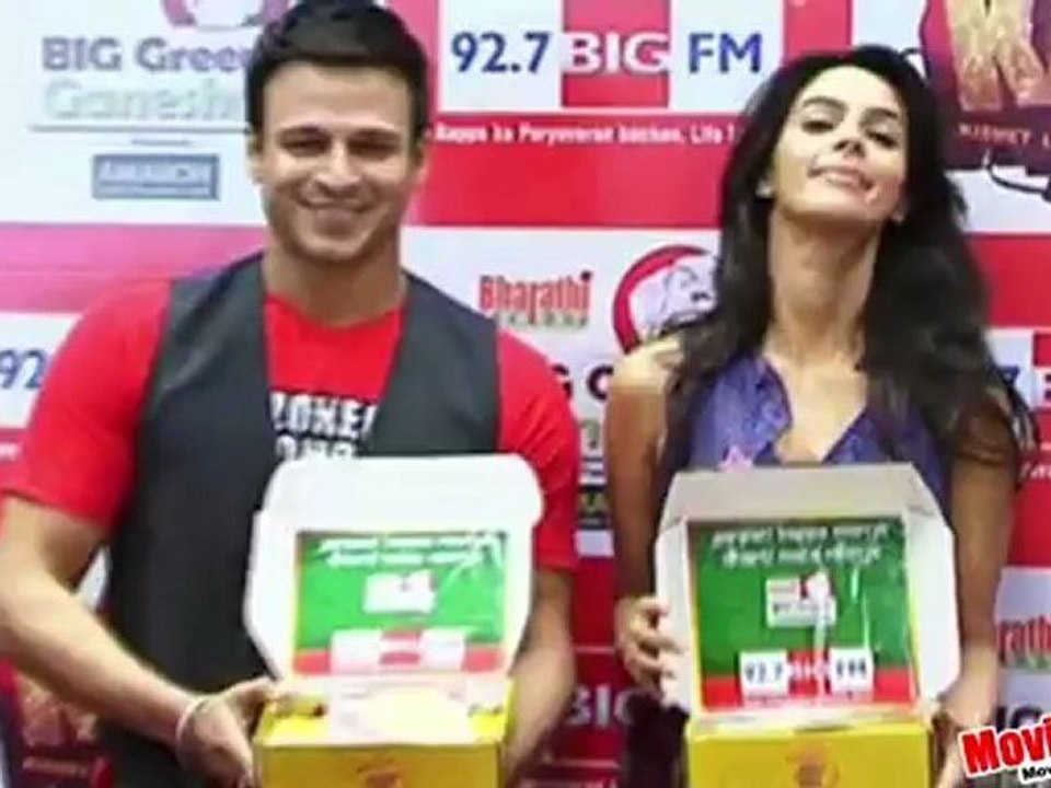 Vivek Oberoi & Mallika Sherawat Promotes BIG Green Ganesha 2012 !