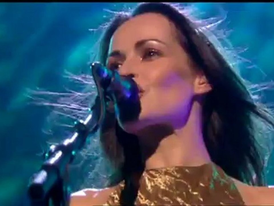 The Corrs  -  Dreams   (live)