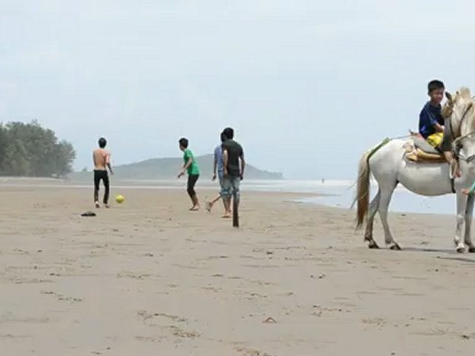 Sur la Plage de SETSE - BIRMANIE - Mer d'Andaman