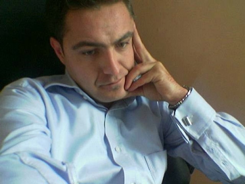 ARIYAN DOSTLARIM  BENİ BULMASIN