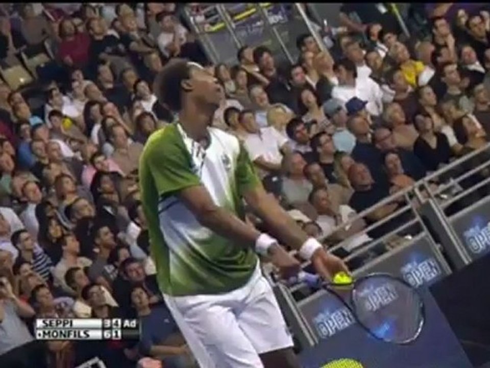 Seppi demolisce Monfils, è finale