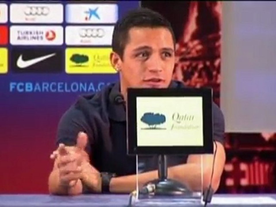 Barca unveil Sanchez