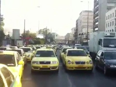 48ΩΡΗ ΠΑΝΕΛΛΑΔΙΚΗ ΑΠΕΡΓΙΑ ΤΑΞΙ (18/7/2011) ΠΕΙΡΑΙΑΣ