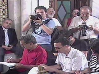 Tunisie: les violences visent à "empêcher les élections", selon le Premier ministre