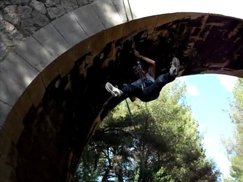Guy en rappel araignée à Trets (Pont SNCF à côté domicile.