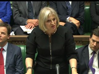 Met deputy resigns over phone hacking