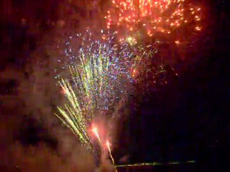 Berre L'Etang : Feu d'artifice du 14 juillet 2011 (1)