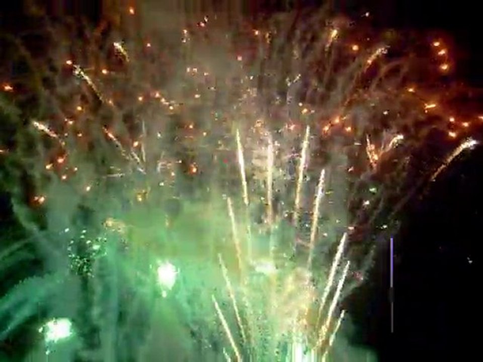 Berre L'Etang : feu d'artifice du 14 juillet 2011 (3)