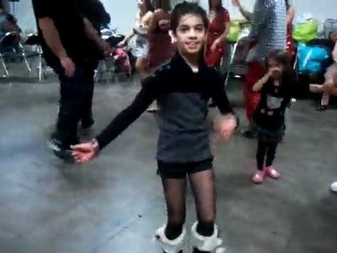 ma petite couzine roulika kel dance pr la noel 2010