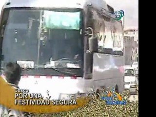 Policia controla transito de vehiculos rumbo a la Fiesta de la Virgen del Carmen