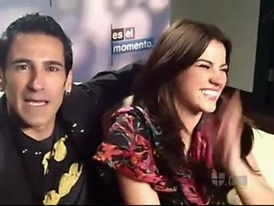 Maite Perroni le quita el sueño a Marco Di Mauro || Premios Juventud (Gracias Univision)