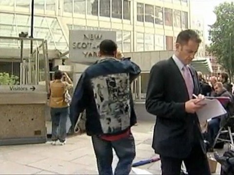 Scandalo intercettazioni, i Murdoch in Parlamento