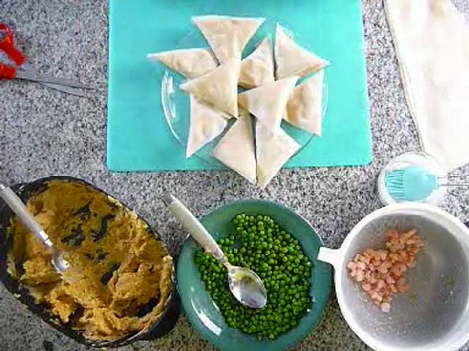 Comment réaliser le pliage des samossas ?