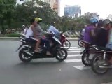 Passage à piétons très dangereux au vietnam