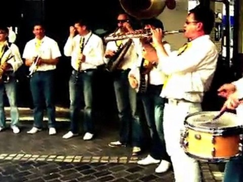 FOXYLAND au FESTIVAL DE JAZZ D'ENGHIEN LES BAINS - street concert 7